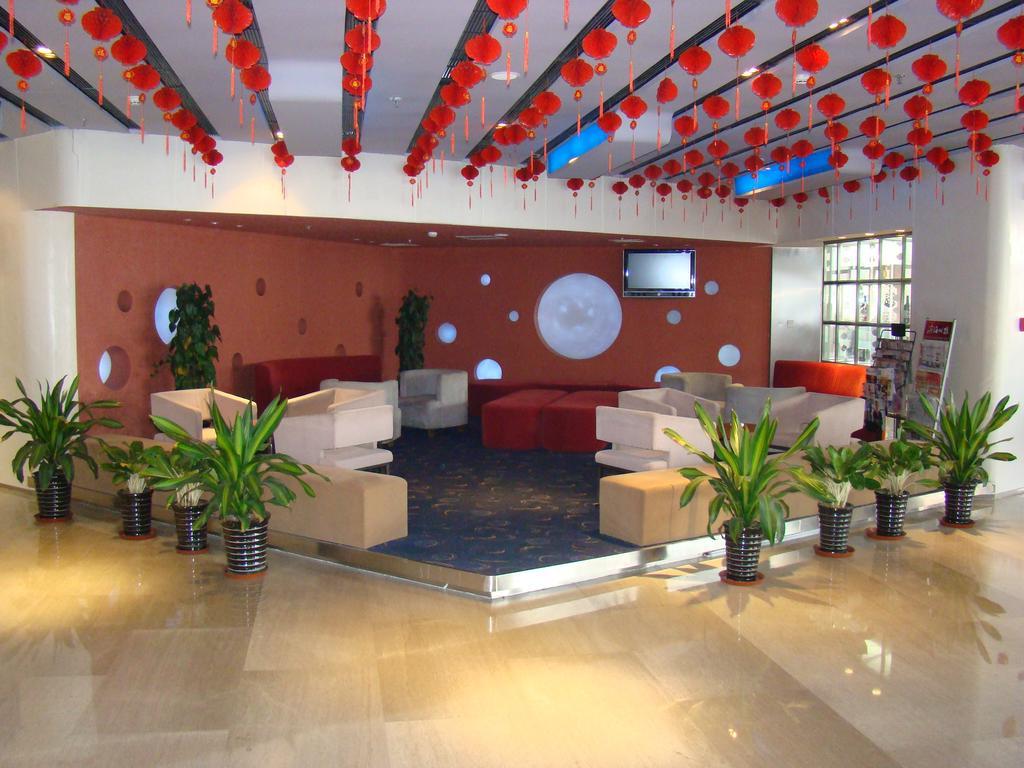 Holiday Inn Express Tianjin Binhai Exterior photo