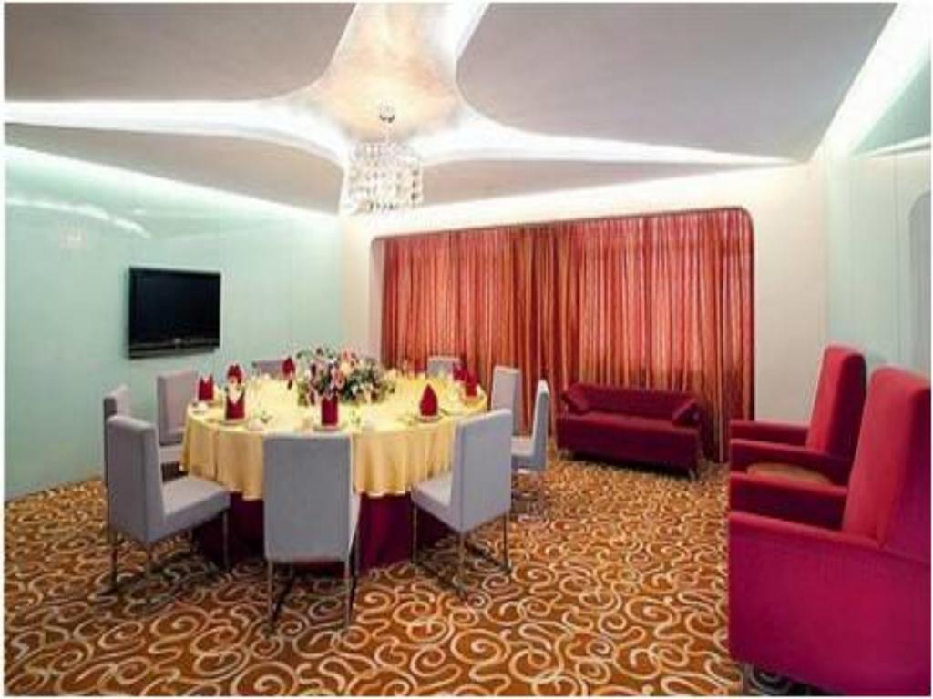Holiday Inn Express Tianjin Binhai Exterior photo